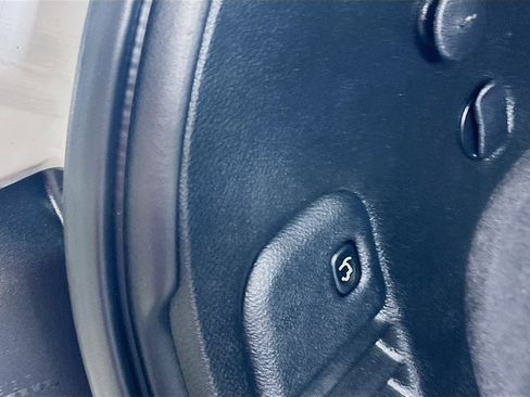 Used 2020 Jeep Grand Cherokee Altitude image 28