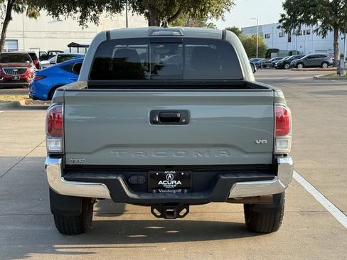 Used 2022 Toyota Tacoma TRD Off-Road AWD/4WD image 5