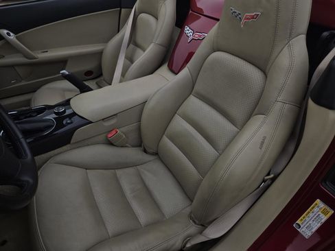 Used 2011 Chevrolet Corvette Grand Sport w/ Preferred Equipment Group RWD image 23