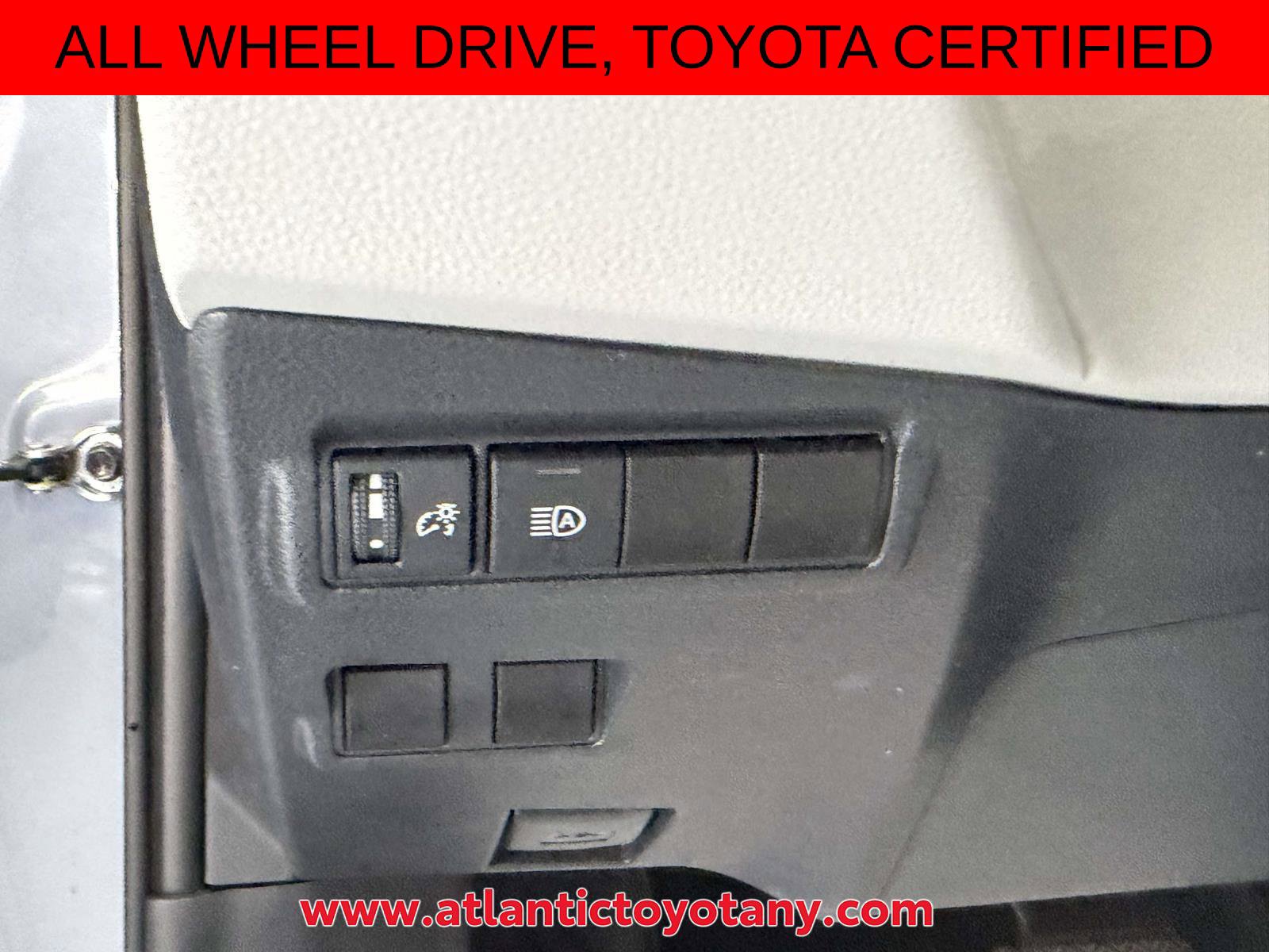 Certified 2024 Toyota Corolla Cross L AWD/4WD image 21