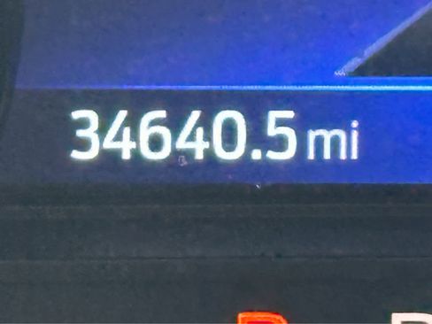 Used 2022 Ford Explorer XLT w/ Equipment Group 202A image 23