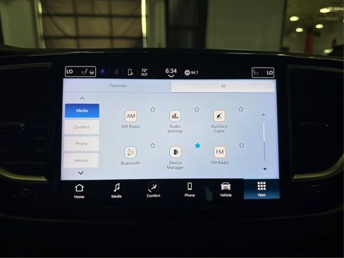 Used 2023 Chrysler Pacifica Touring-L FWD image 18