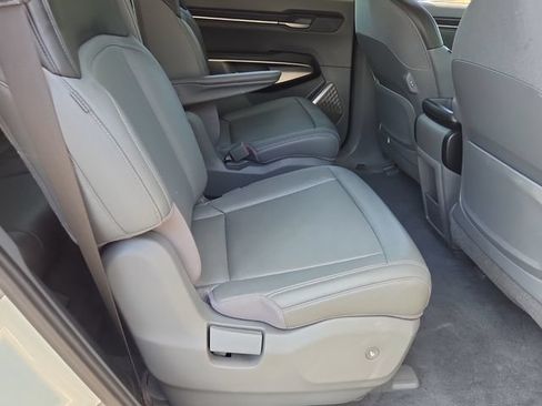 Used 2024 Kia EV9 Light Long Range RWD image 15