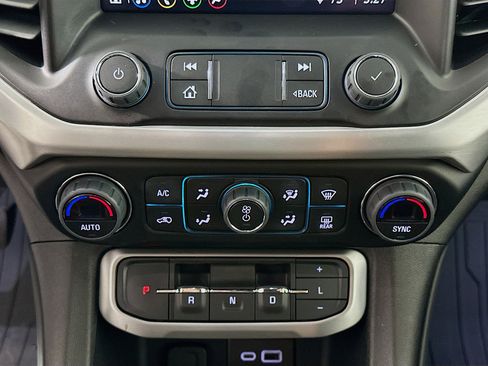 Used 2023 GMC Acadia SLE w/ Driver Convenience Package image 22