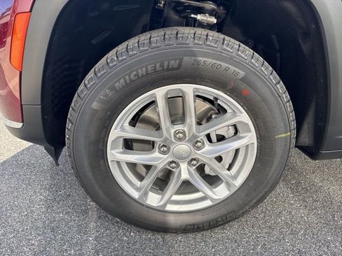 New 2025 Jeep Grand Cherokee L Laredo w/ Luxury Tech Group I image 8