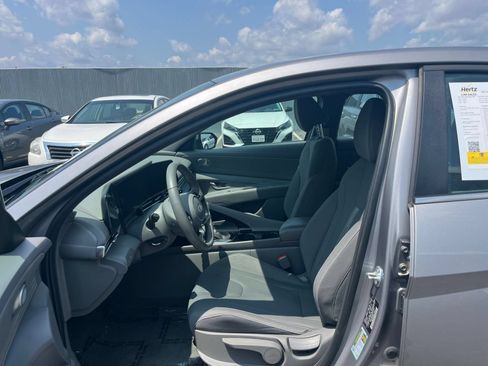 Used 2025 Hyundai Elantra SEL FWD image 27
