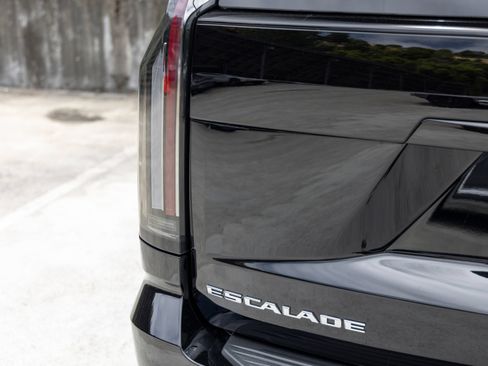 Used 2026 Cadillac Escalade V AWD/4WD image 19