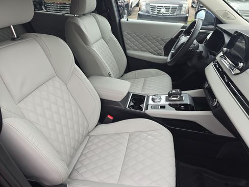 Used 2024 Mitsubishi Outlander SEL AWD/4WD image 10