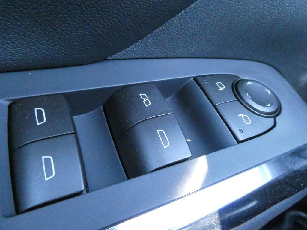 New 2027 Chevrolet Traverse Z71 w/ Enhanced Driving Package AWD/4WD image 20