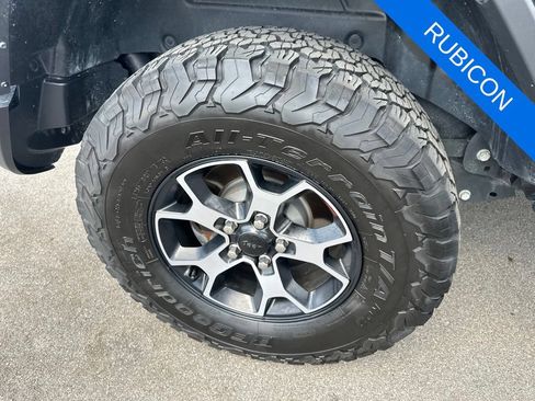 Used 2023 Jeep Wrangler Unlimited Rubicon w/ Cold Weather Group AWD/4WD image 36