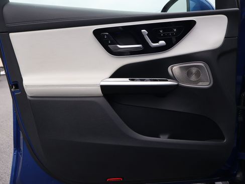 Certified 2023 Mercedes-Benz GLC 300 image 13