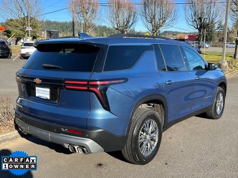 Used 2025 Chevrolet Traverse LT image 7
