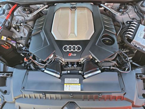 Used 2024 Audi RS 7 Performance AWD/4WD image 17