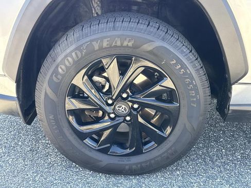 Used 2019 Toyota RAV4 LE image 11