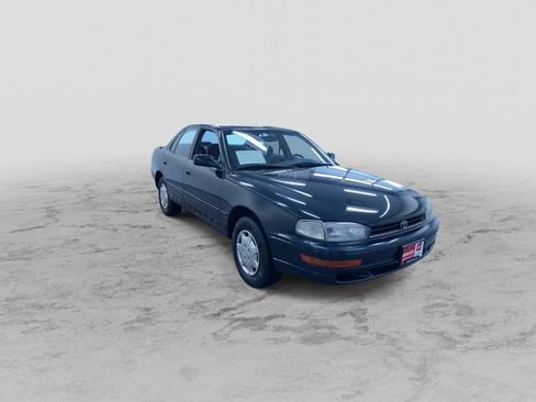 Used 1993 Toyota Camry LE FWD image 3