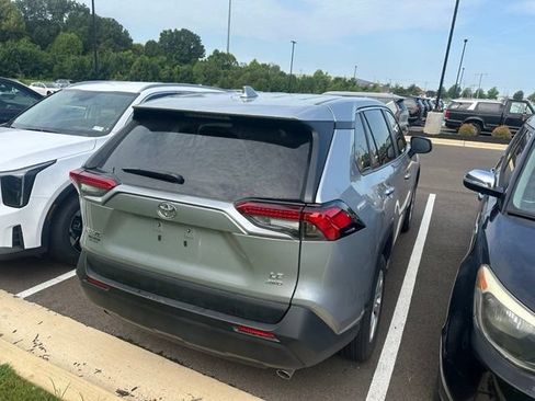 Used 2025 Toyota RAV4 LE AWD/4WD image 8