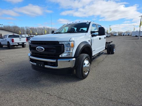 Used 2021 Ford F450 XL w/ Power Equipment Group image 3