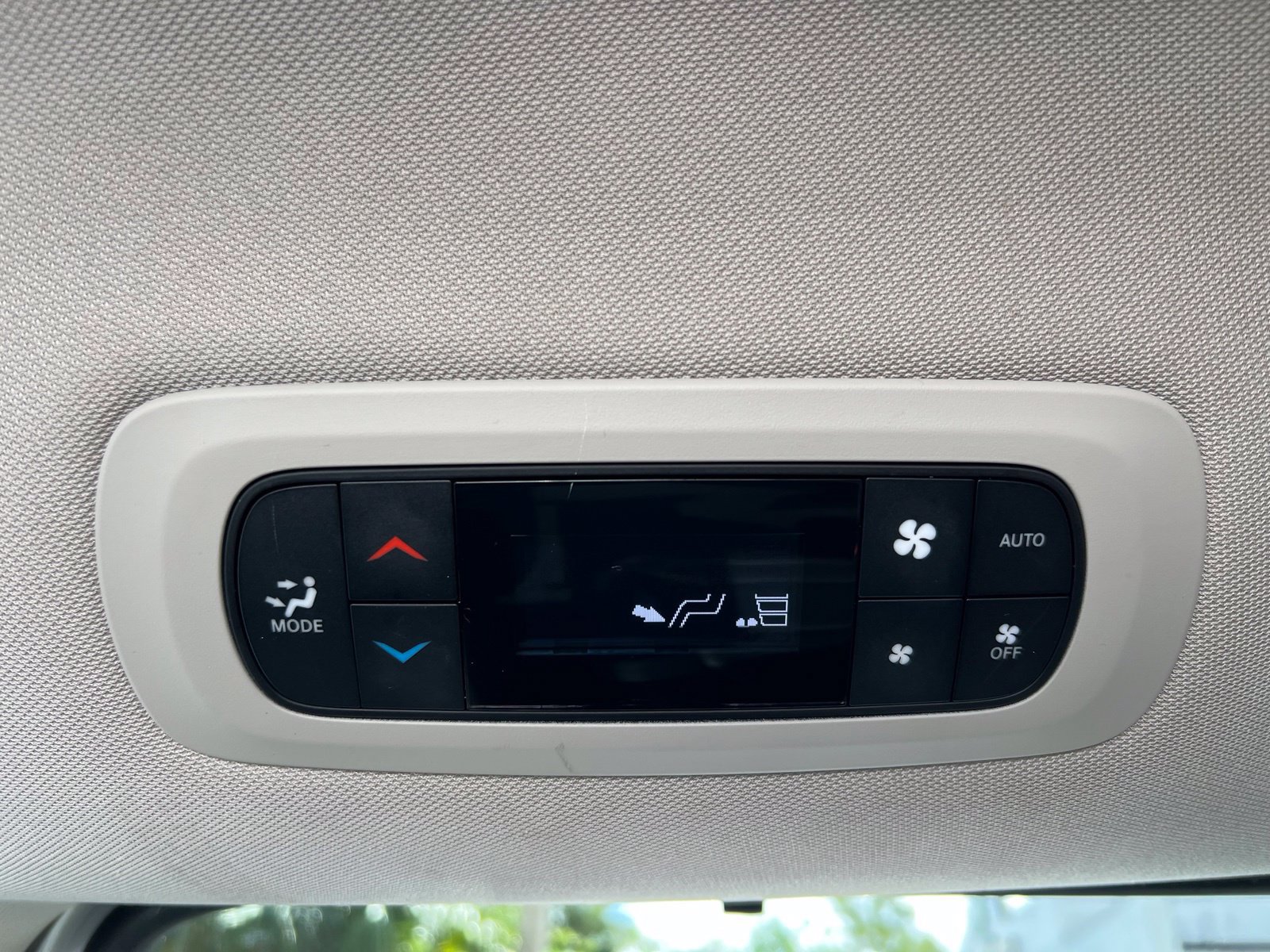 Used 2024 Chrysler Pacifica Touring-L FWD image 49