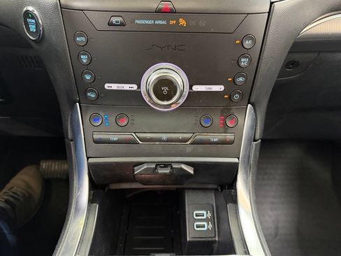 Used 2020 Ford Edge Titanium w/ Equipment Group 301A AWD/4WD image 27