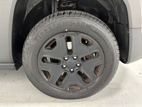 Used 2017 Jeep Renegade Trailhawk AWD/4WD image 57