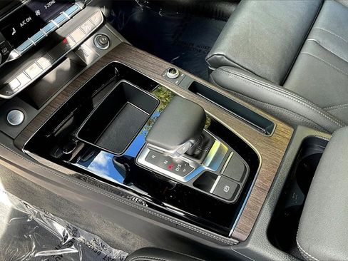 Certified 2025 Audi Q5 2.0T Premium Plus w/ Premium Plus Package image 18