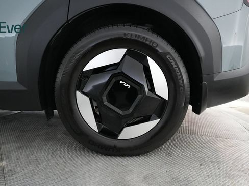 Used 2024 Kia EV9 Wind AWD/4WD image 9