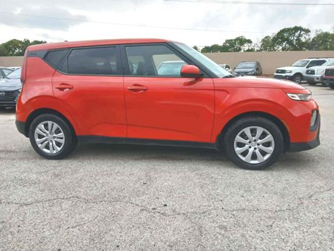 Used 2021 Kia Soul LX image 4