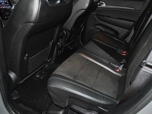 Used 2020 Jeep Grand Cherokee Altitude image 40