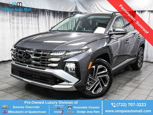 Used 2025 Hyundai Tucson Limited AWD/4WD image 1