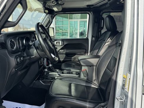 Used 2023 Jeep Wrangler Unlimited Sahara w/ Cold Weather Group image 10