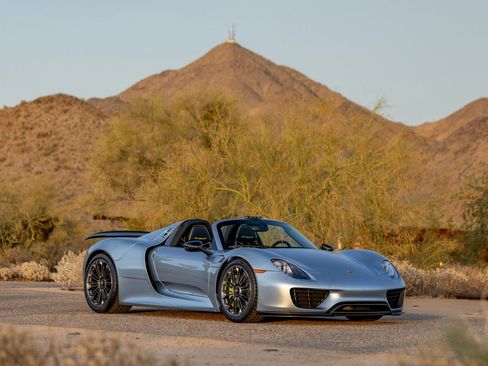 Used 2015 Porsche 918 Spyder AWD/4WD image 2