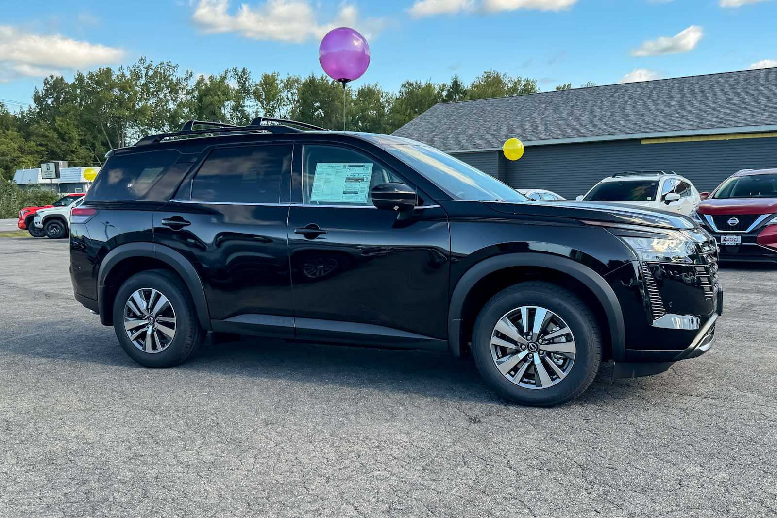 New 2026 Nissan Pathfinder SL AWD/4WD image 2
