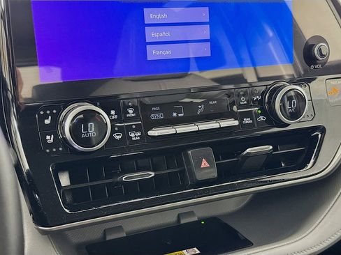 Certified 2025 Toyota Highlander Limited image 18