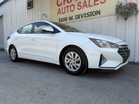 Used 2019 Hyundai Elantra SE w/ Cargo Package FWD image 2