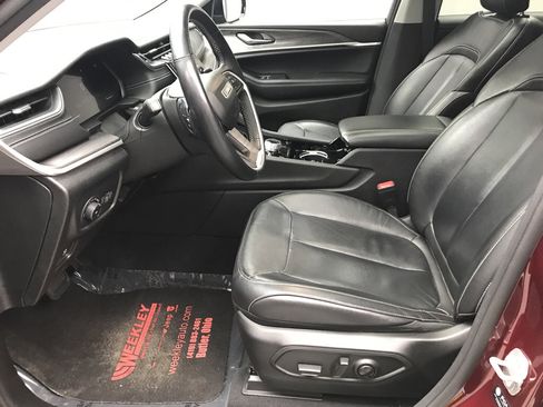 Used 2022 Jeep Grand Cherokee L Limited AWD/4WD image 9