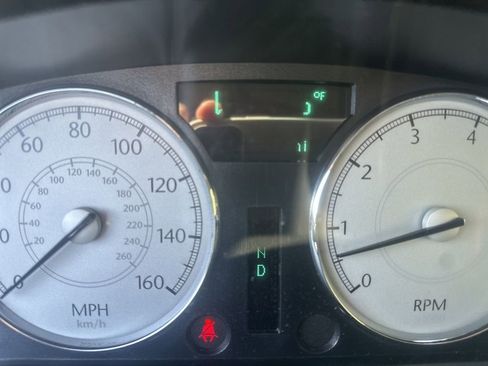 Used 2006 Chrysler 300 C w/ Navigation & Sound Group II RWD image 27