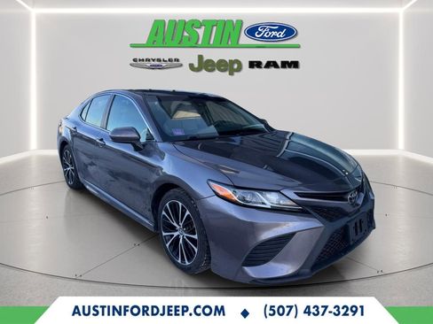 Used 2020 Toyota Camry SE image 7