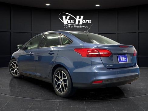 Used 2018 Ford Focus SEL w/ Cold Weather Package FWD image 5