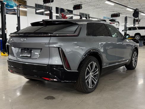 Certified 2024 Cadillac Lyriq Luxury RWD image 9