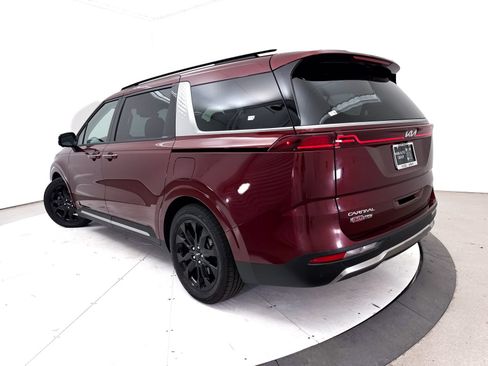 Certified 2023 Kia Carnival SX Prestige FWD image 2