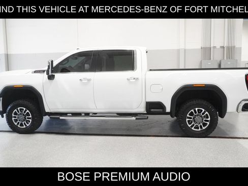 Used 2023 GMC Sierra 2500 SLT w/ SLT Preferred Package AWD/4WD image 3