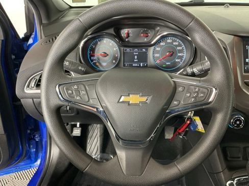 Used 2017 Chevrolet Cruze LT w/ RS Package image 16