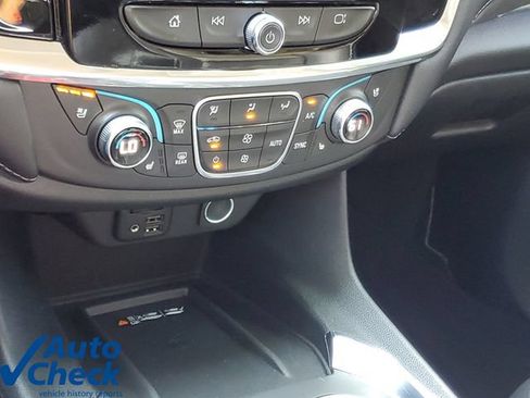 Used 2021 Chevrolet Traverse High Country FWD image 21
