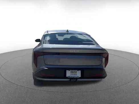 Used 2025 Kia K4 LXS image 11