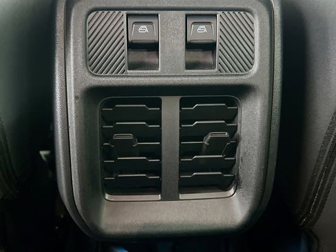 Used 2025 Ford Bronco Big Bend image 28