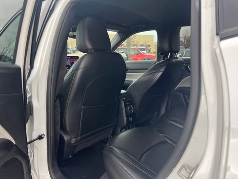 Used 2023 Jeep Compass Limited image 16