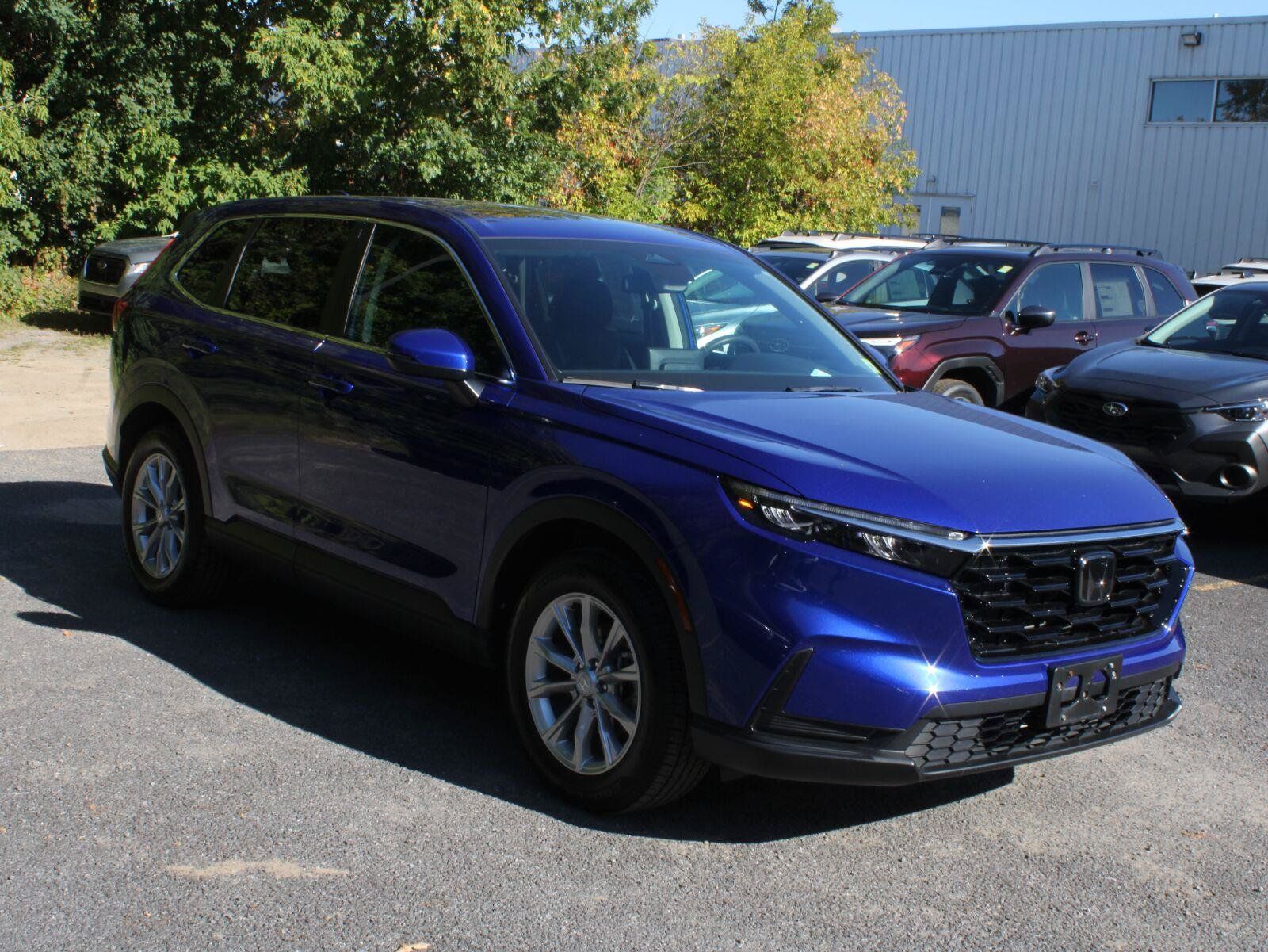 Used 2024 Honda CR-V EX image 3