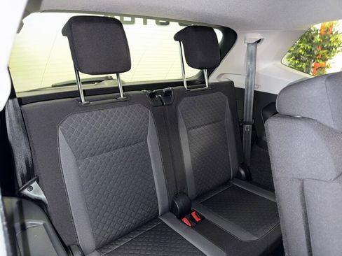 Used 2020 Volkswagen Tiguan S image 27