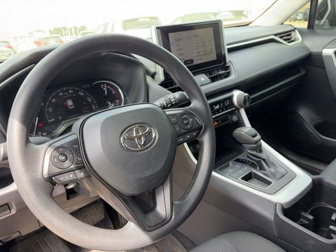 Used 2025 Toyota RAV4 XLE image 18