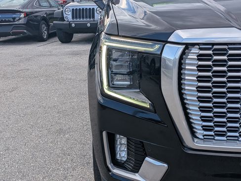 Used 2023 GMC Yukon Denali AWD/4WD image 10